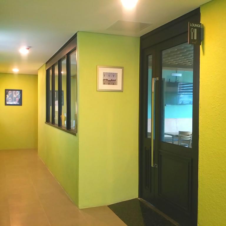 1004 Hostel Guesthouse Yeosu Extérieur photo